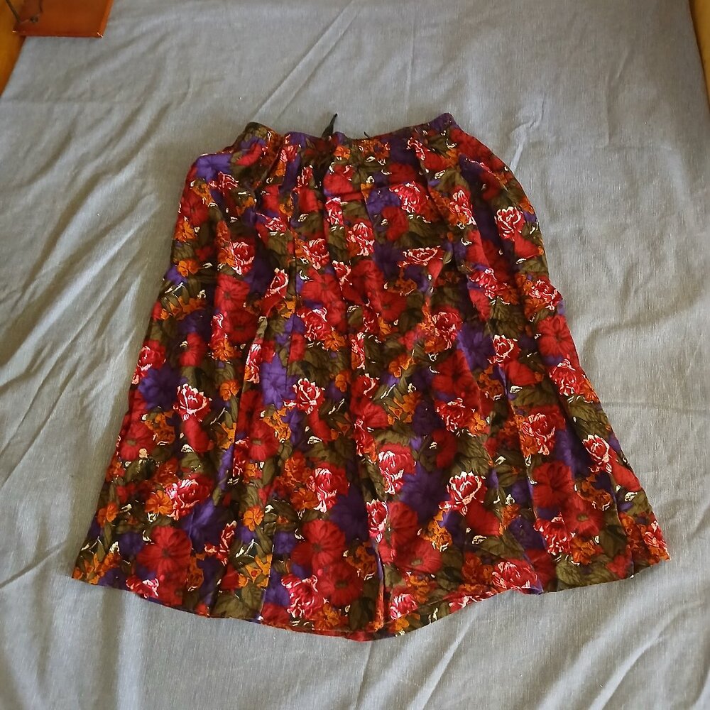 Women Fall /Autumn Floral Design Skirt Size 10